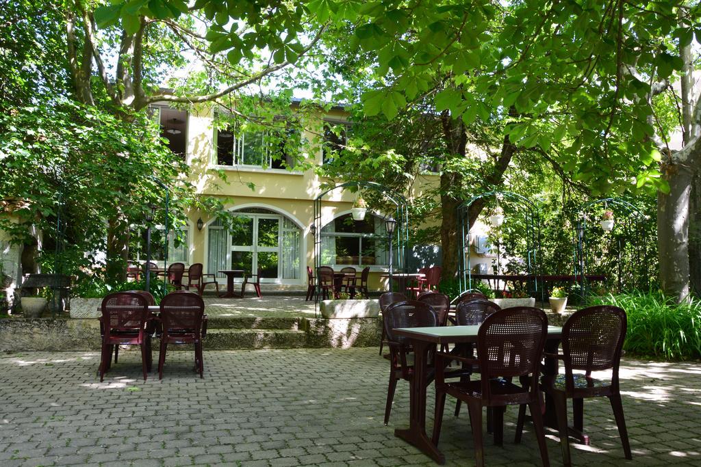 Logis Hotel Le Ceans Orpierre Luaran gambar